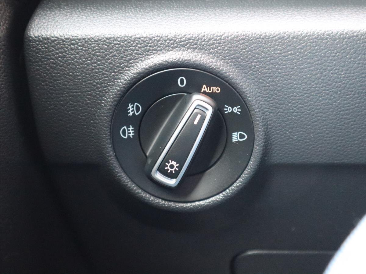 Volkswagen T-Roc CUV 1,5 l 110 kw