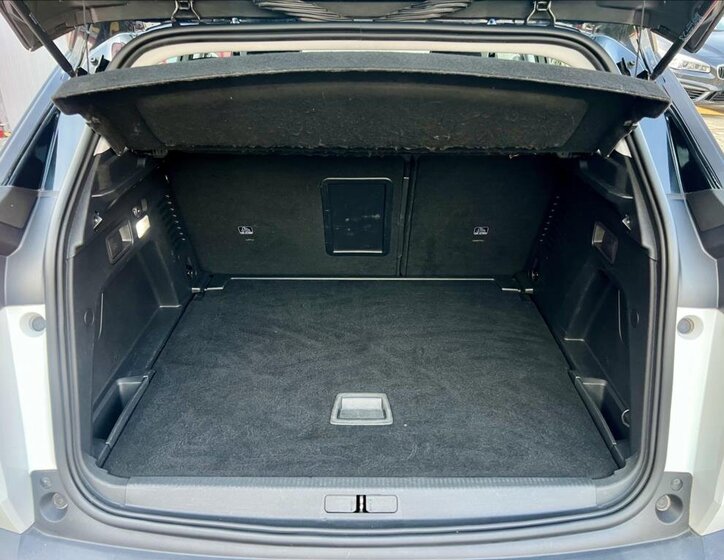 Peugeot 3008 SUV 1,2 l 96 kw