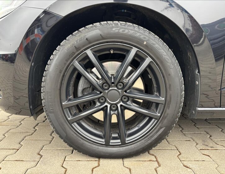 Volkswagen Touran MPV 1,5 l 110 kw