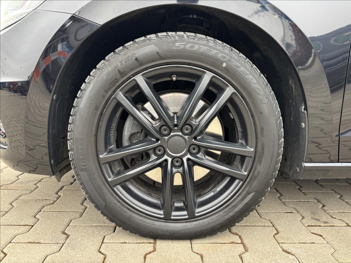 Volkswagen Touran MPV 1,5 l 110 kw