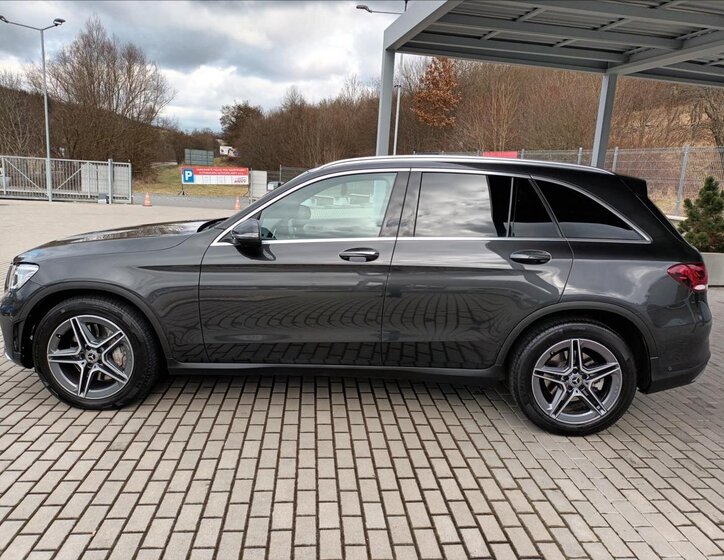 Mercedes-Benz GLC SUV 2,0 l 180 kw