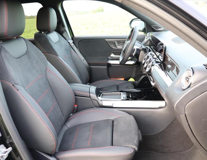 Mercedes-Benz GLB 16