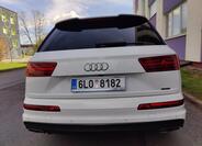 Audi Q7 4