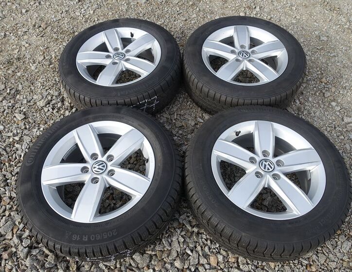 Volkswagen Touran 32