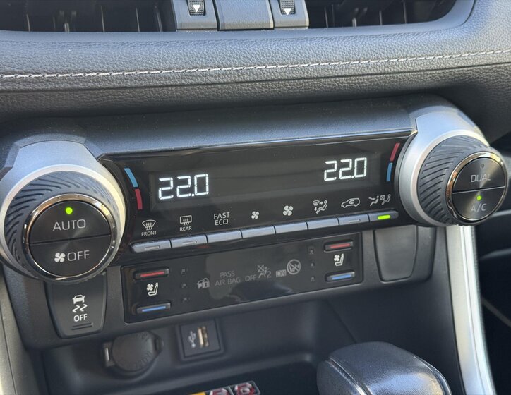 Toyota RAV4 SUV / Terénní 2,5 l 131 kw