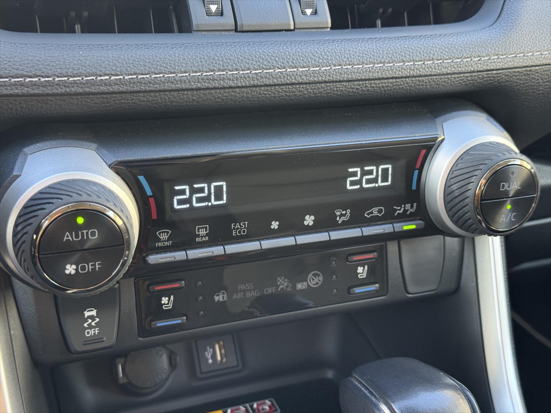 Toyota RAV4 SUV / Terénní 2,5 l 131 kw