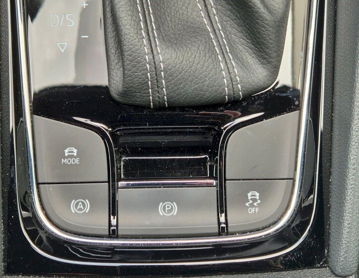 Škoda Karoq SUV / Terénní 1,5 l 110 kw