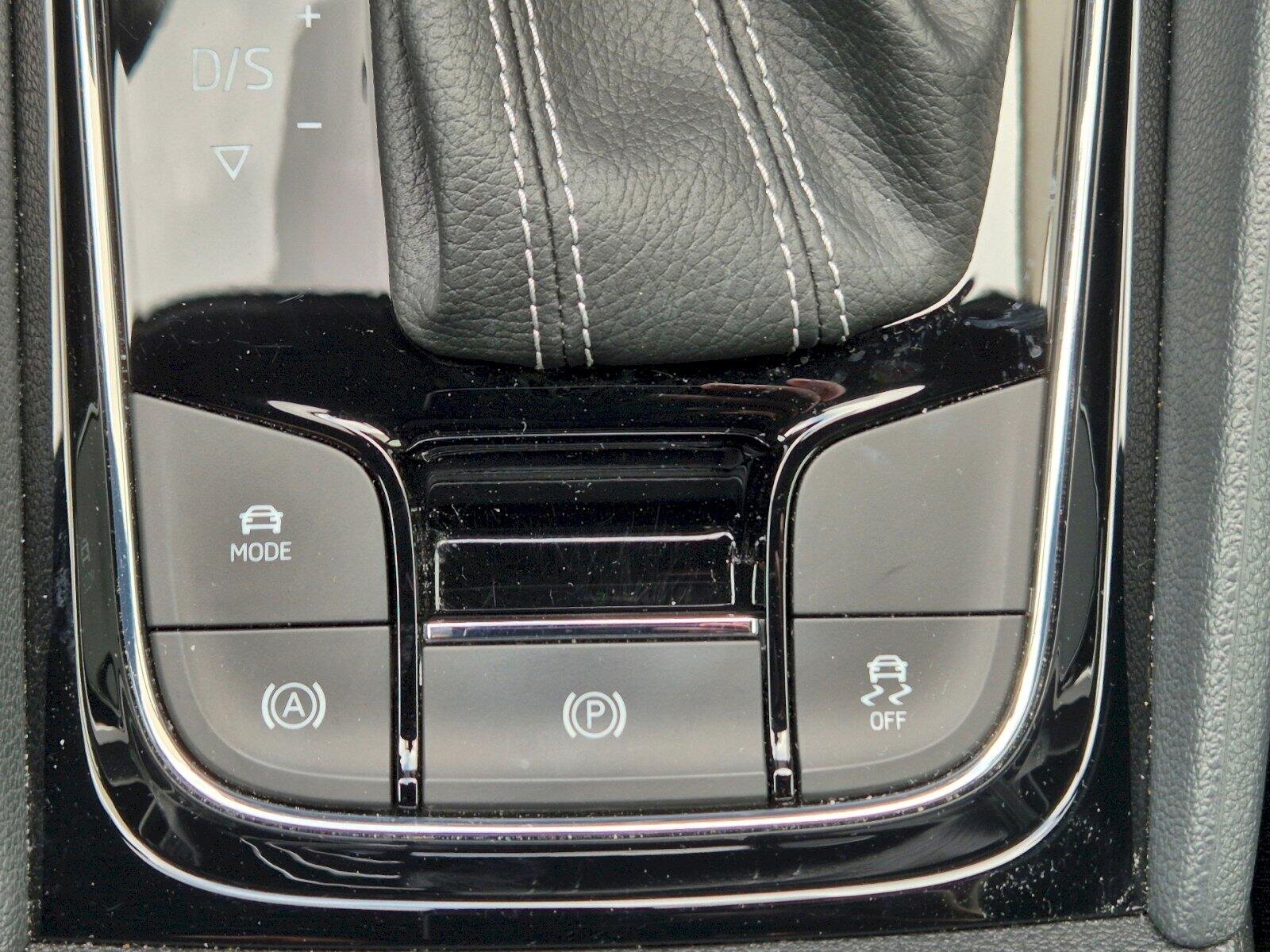 Škoda Karoq SUV / Terénní 1,5 l 110 kw