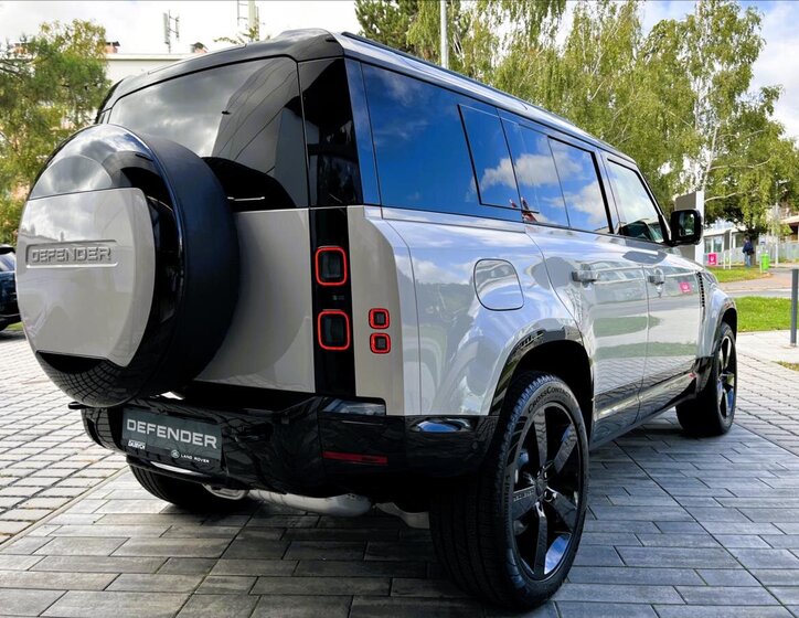 Land Rover Defender SUV 3,0 l 183 kw
