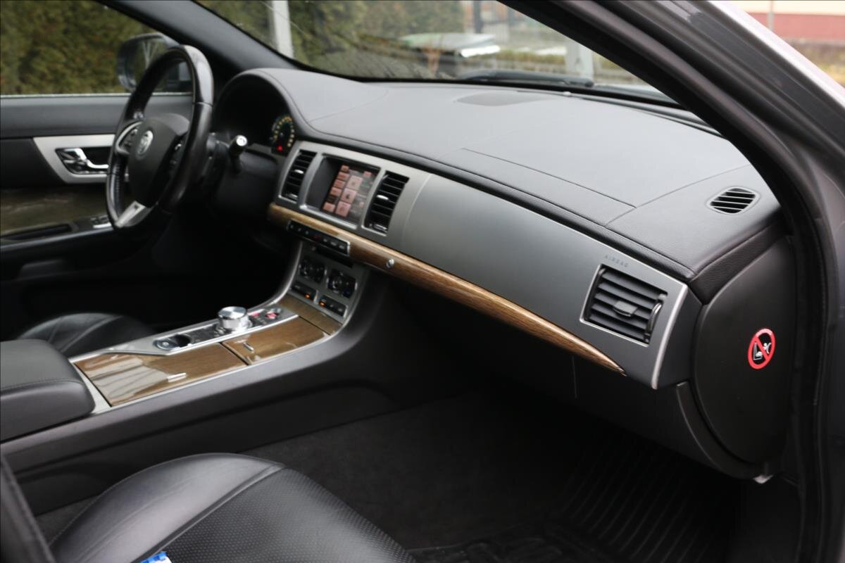 Jaguar XF Kombi 3,0 l 177 kw