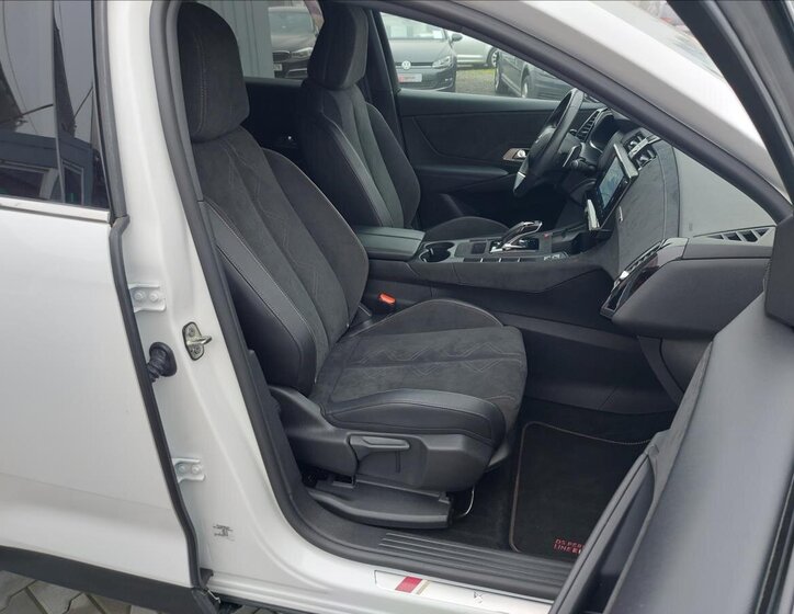 DS Automobiles DS7 Crossback SUV / Terénní 1,6 l 133 kw