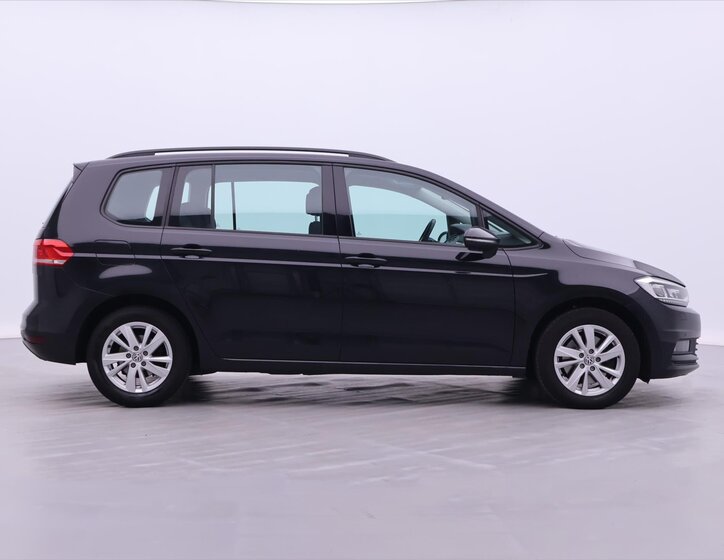 Volkswagen Touran 8