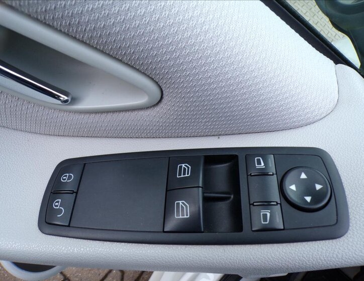 Mercedes-Benz Třídy B Kombi 2,0 l 100 kw