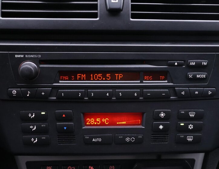 BMW X3 SUV / Terénní 2,0 l 110 kw