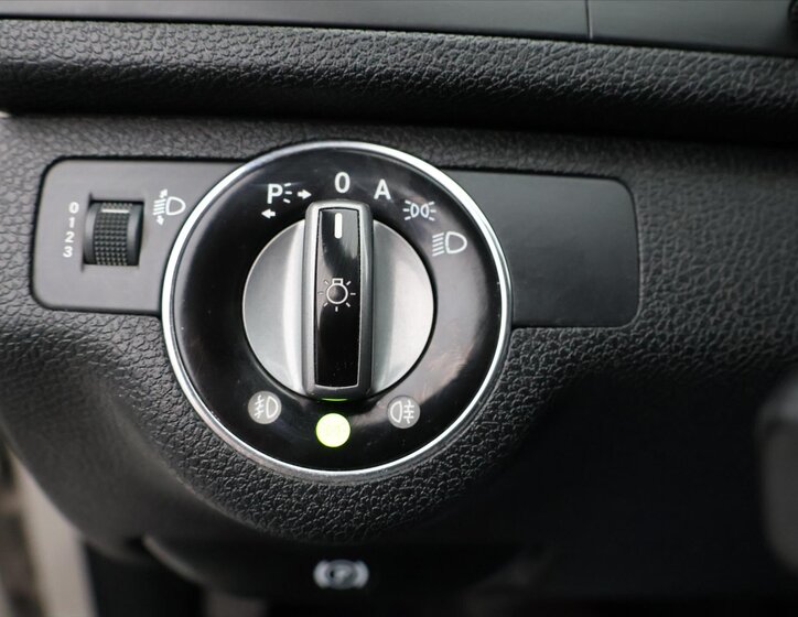 Mercedes-Benz Třídy C Sedan / Limuzína 2,1 l 125 kw