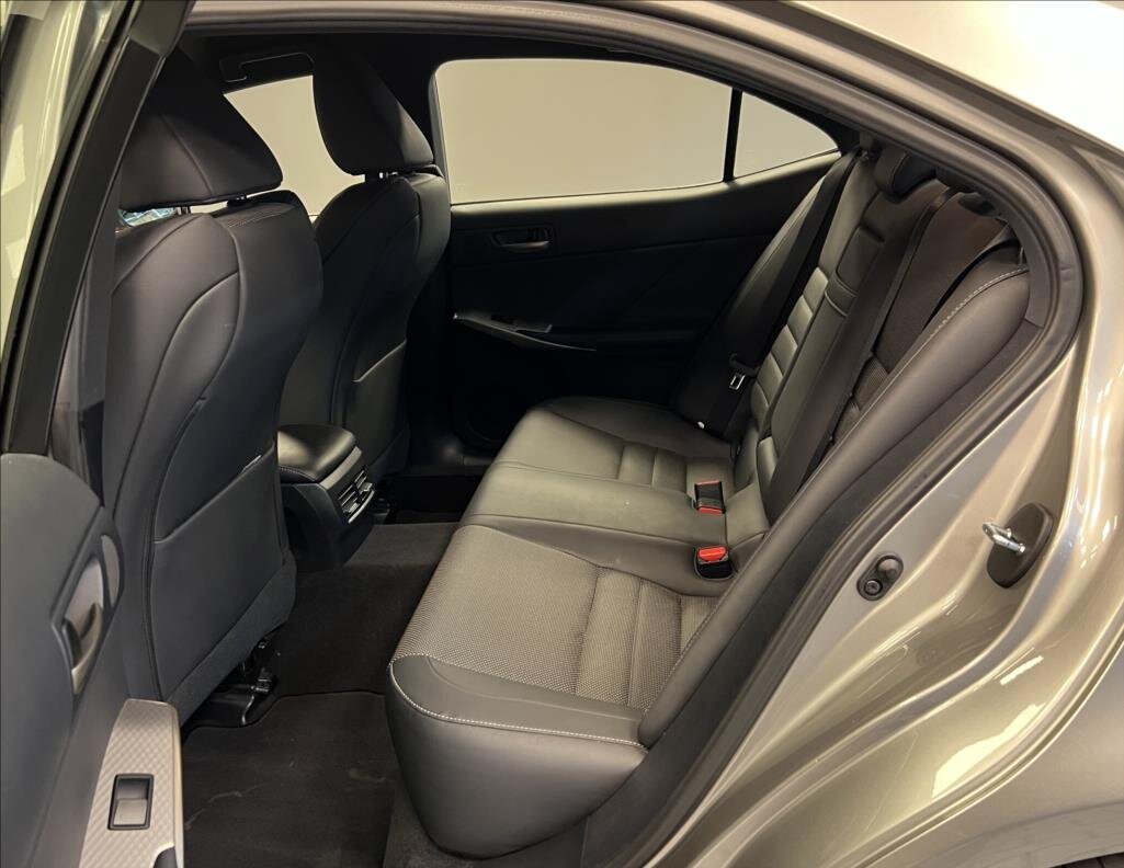 Lexus IS Sedan 2,5 l 164 kw