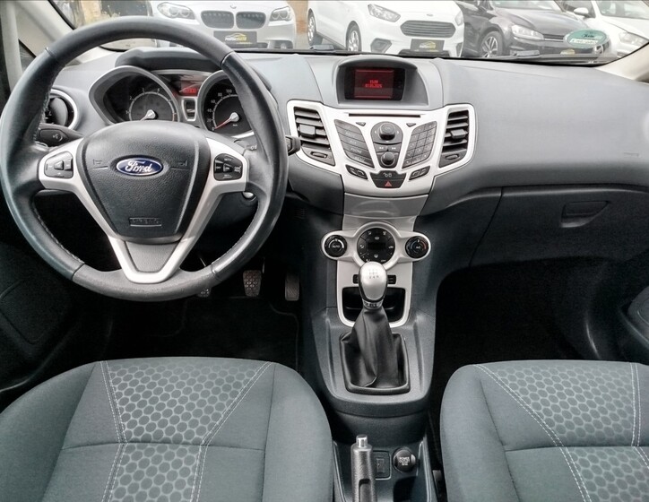 Ford Fiesta 16