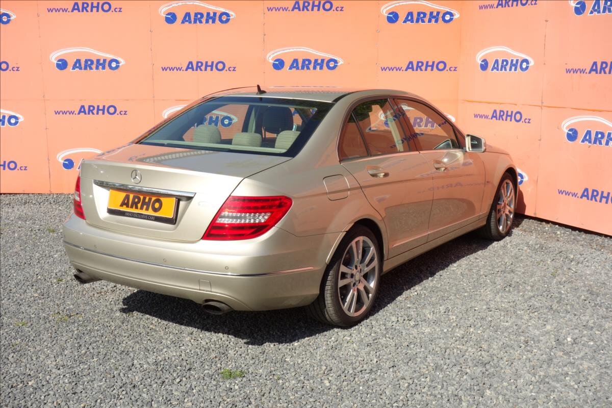 Mercedes-Benz Třídy C Sedan 3,0 l 170 kw
