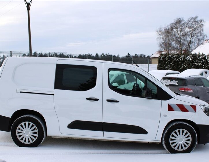Opel Combo Skříň 1,5 l 96 kw