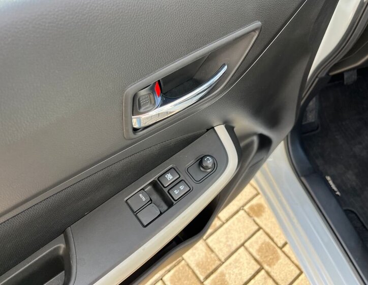 Suzuki Swift Hatchback 1,2 l 61 kw