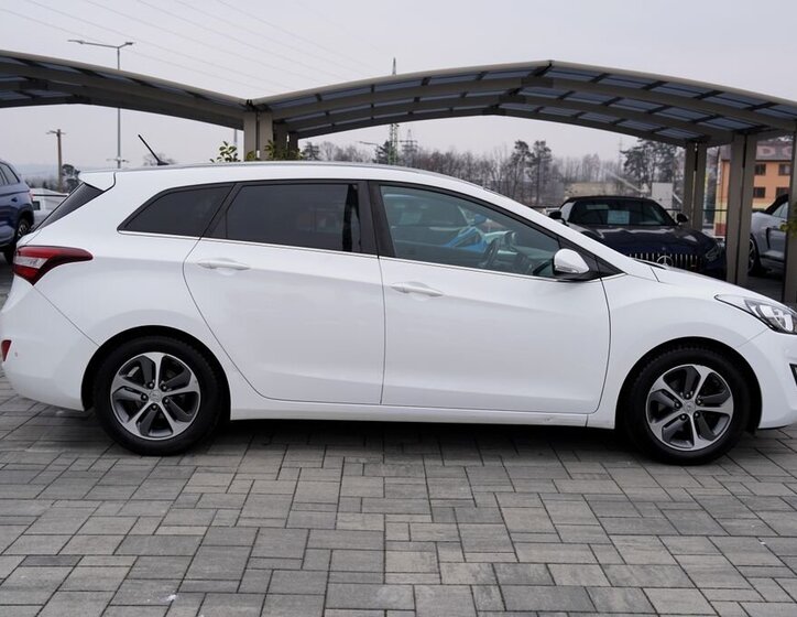 Hyundai i30 Kombi 1,6 l 99 kw
