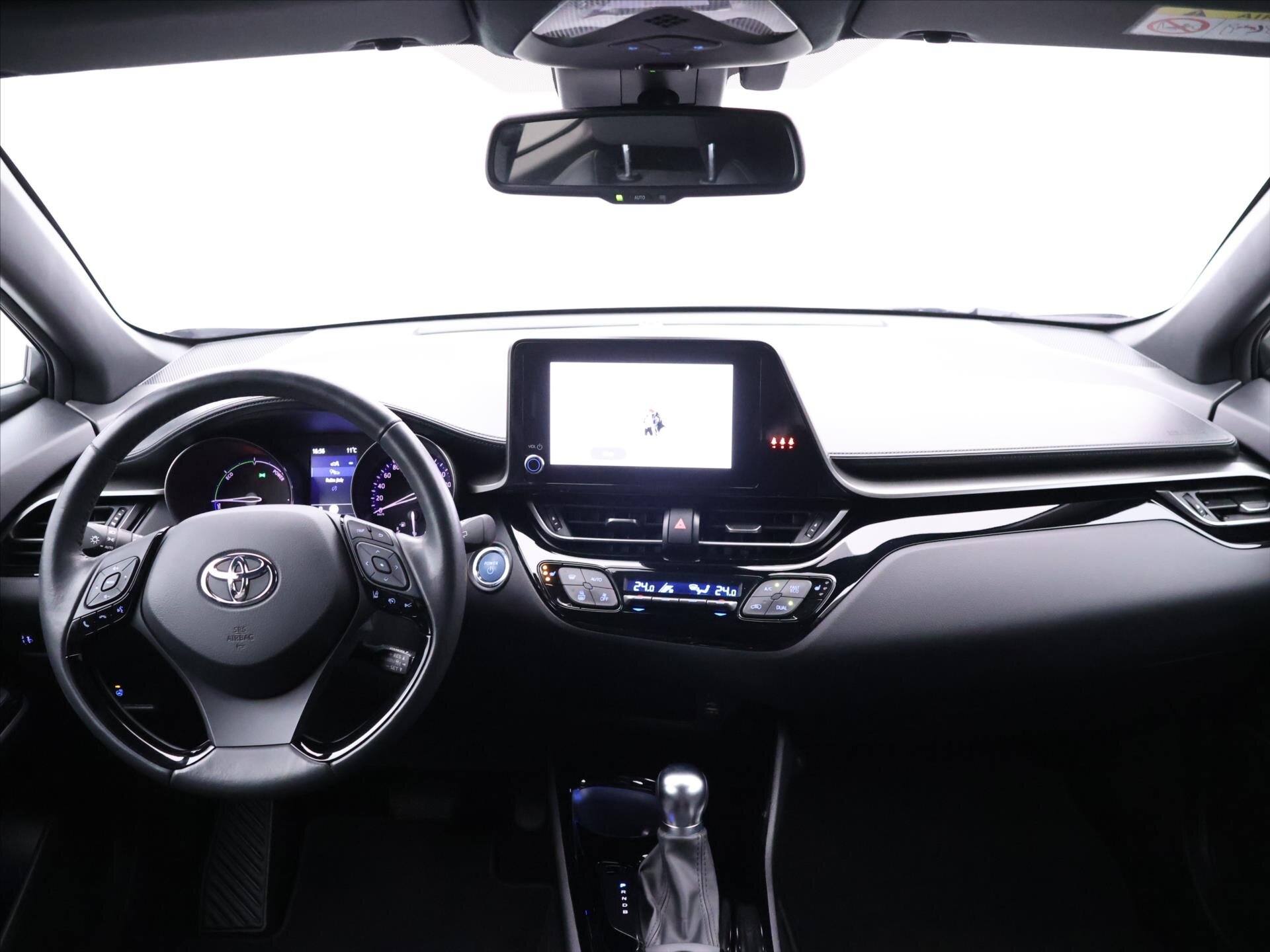 Toyota C-HR SUV 1,8 l 72 kw