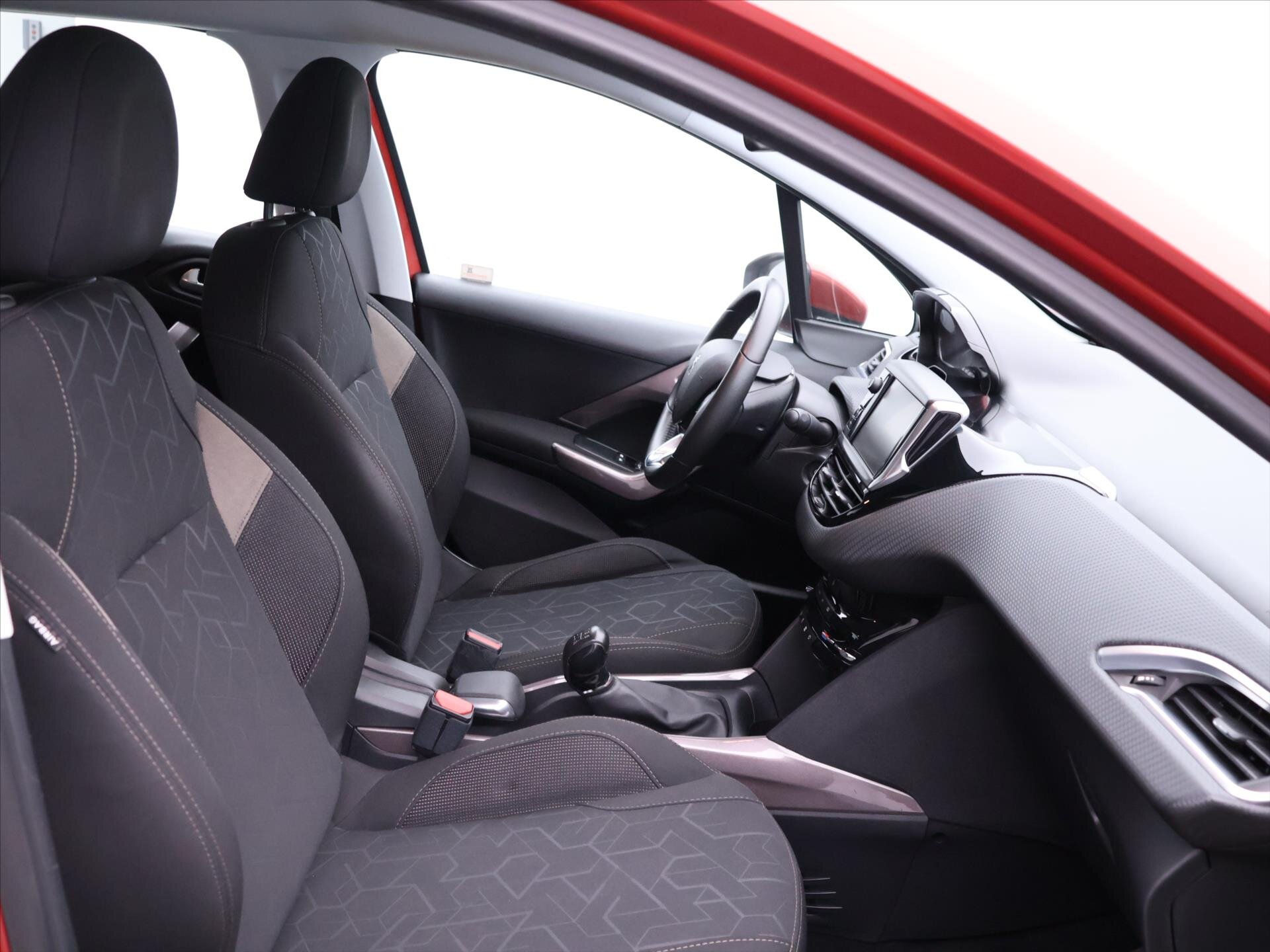 Peugeot 2008 MPV 1,2 l 60 kw