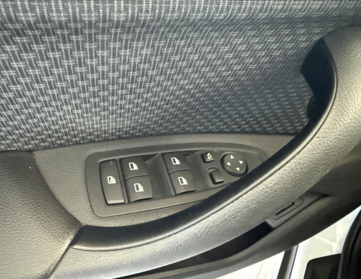 BMW X1 Kombi 1,5 l 103 kw