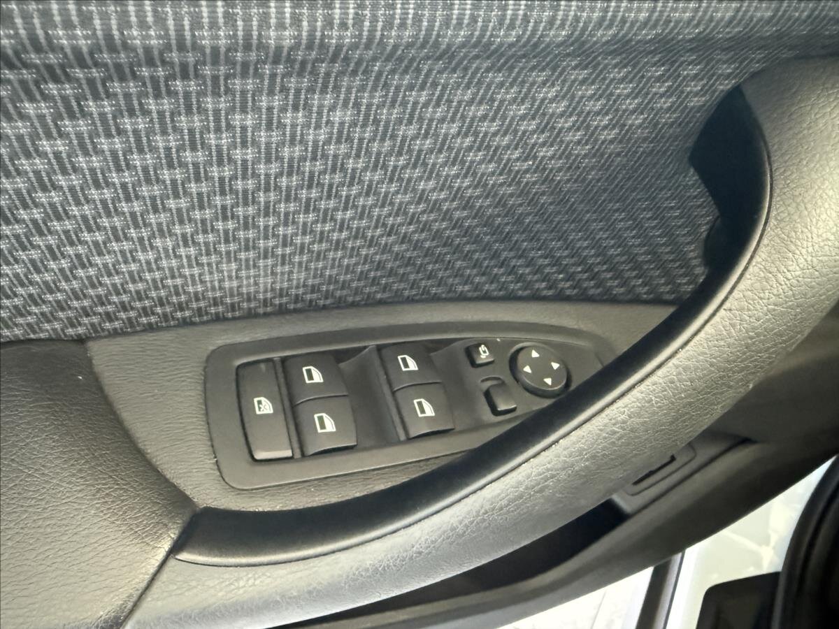 BMW X1 Kombi 1,5 l 103 kw