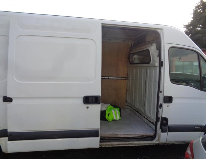 Opel Movano Skříň 2,5 l 88 kw