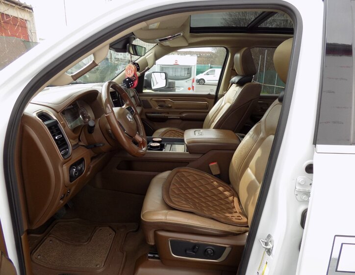 Dodge RAM Pick-up 5,7 l 295 kw