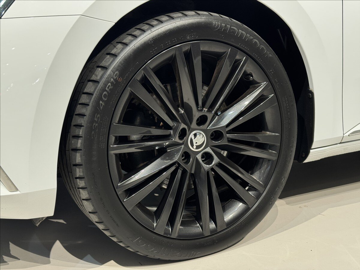 Škoda Superb Kombi 1,4 l 160 kw