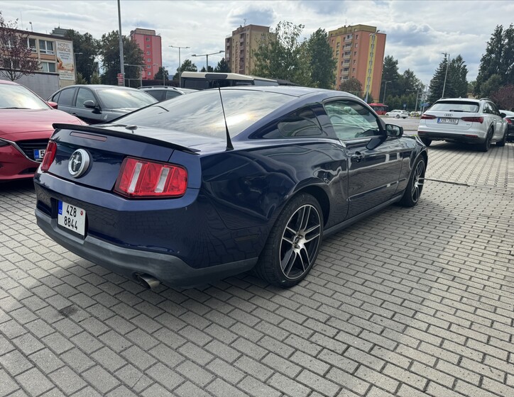 Ford Mustang 6