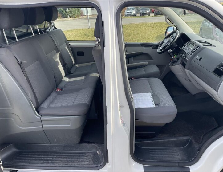 Volkswagen Transporter 9