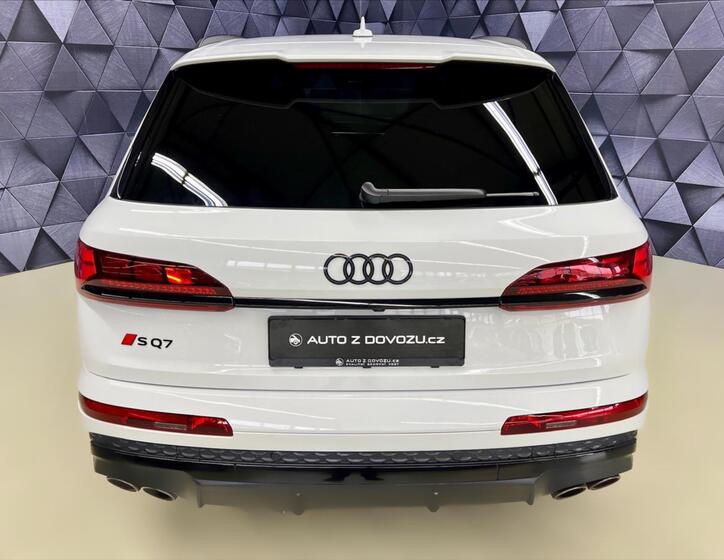 Audi SQ7 6