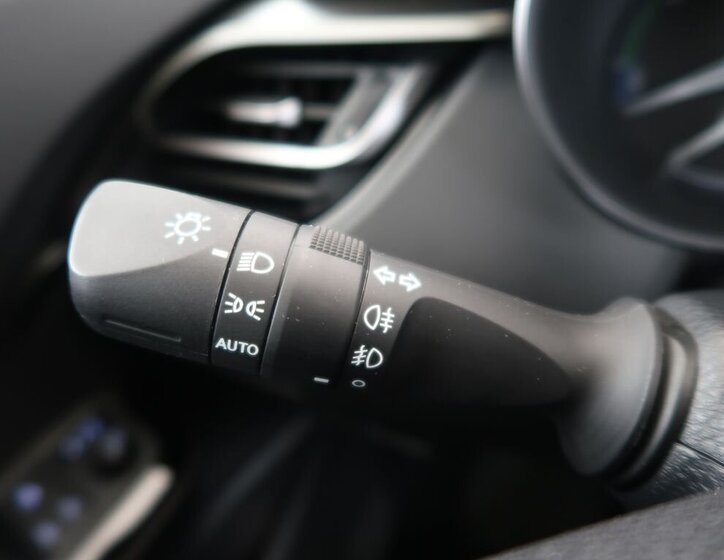 Toyota C-HR SUV 1,8 l 72 kw