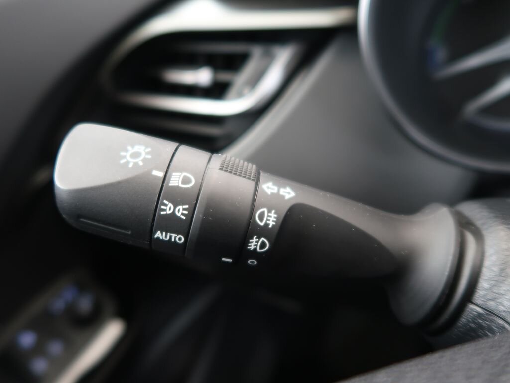 Toyota C-HR SUV 1,8 l 72 kw