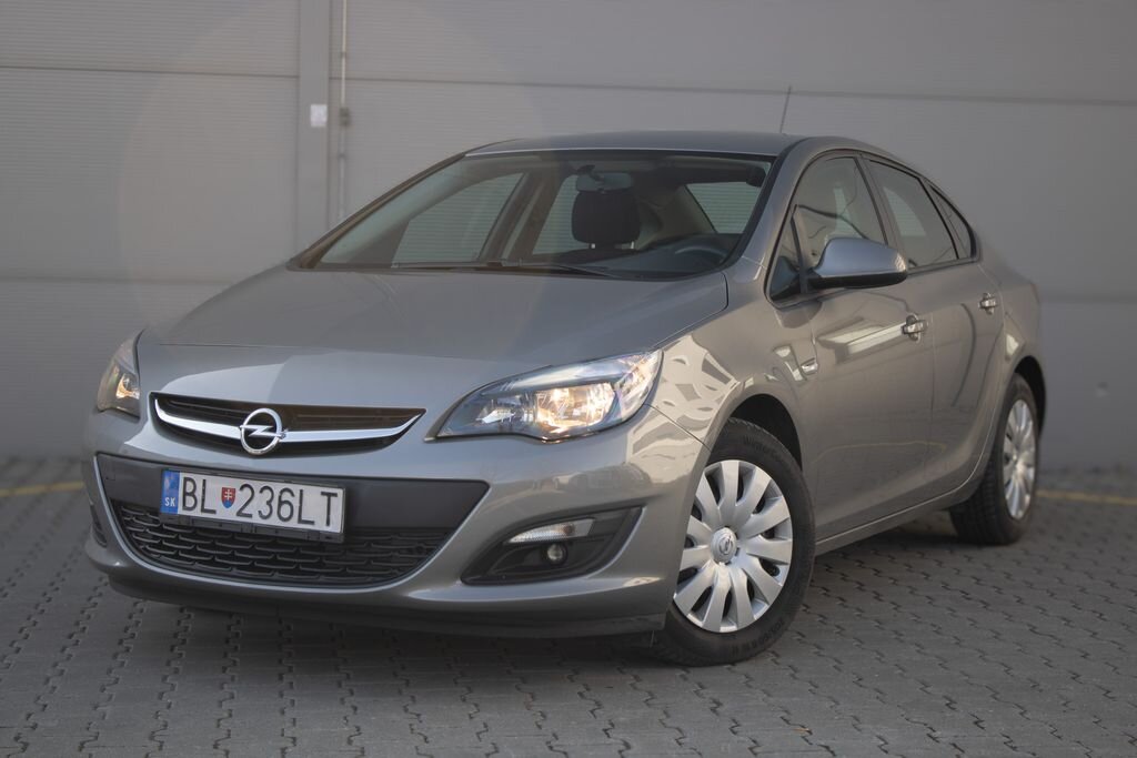 Opel Astra Sedan / Limuzína 1,4 l 103 kw