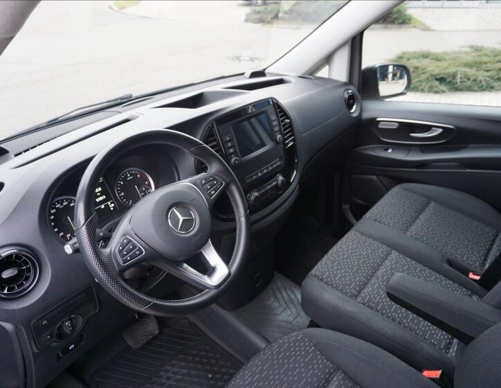 Mercedes-Benz Vito 8