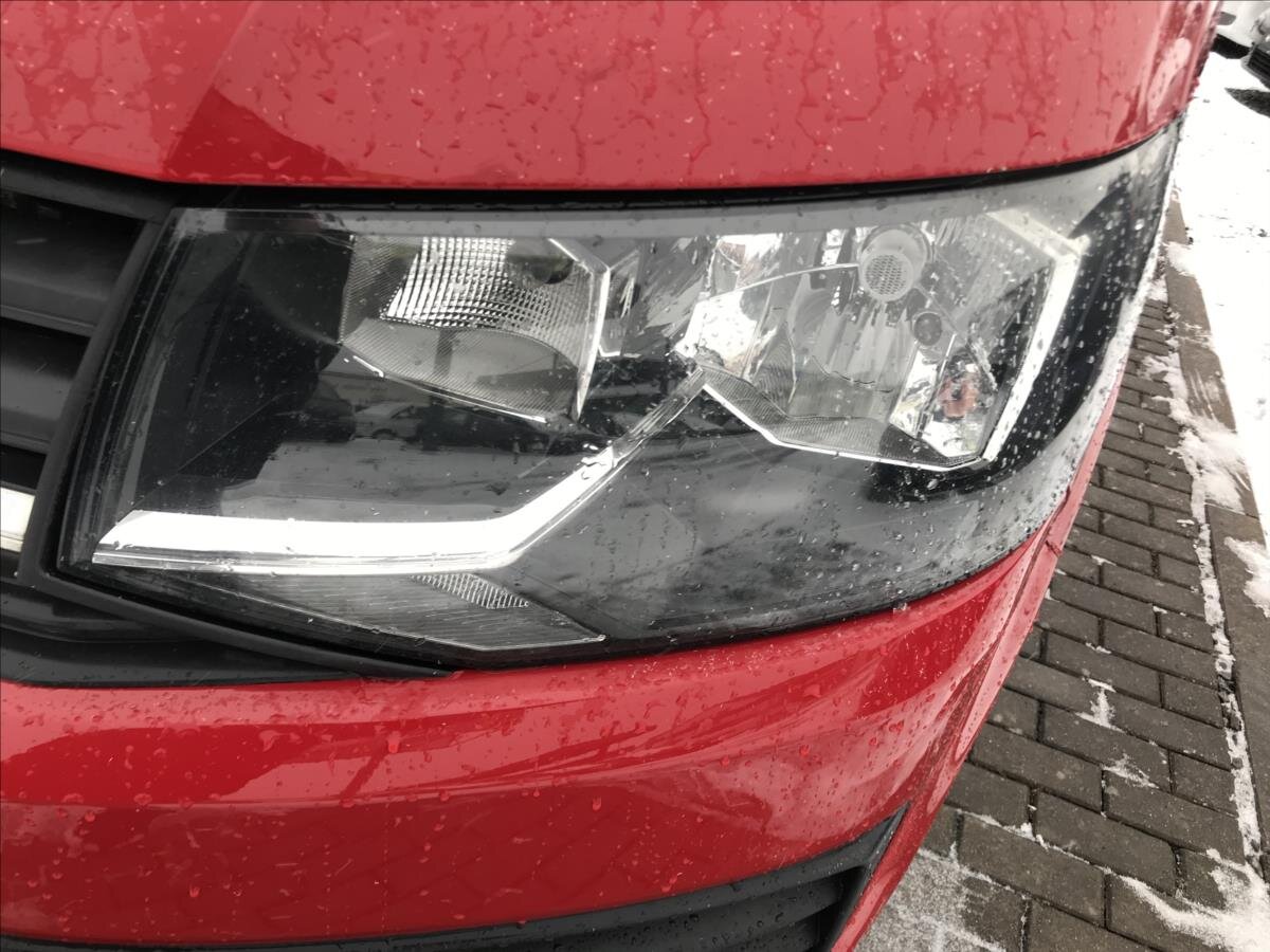 Volkswagen Transporter Kombi 2,0 l 62 kw