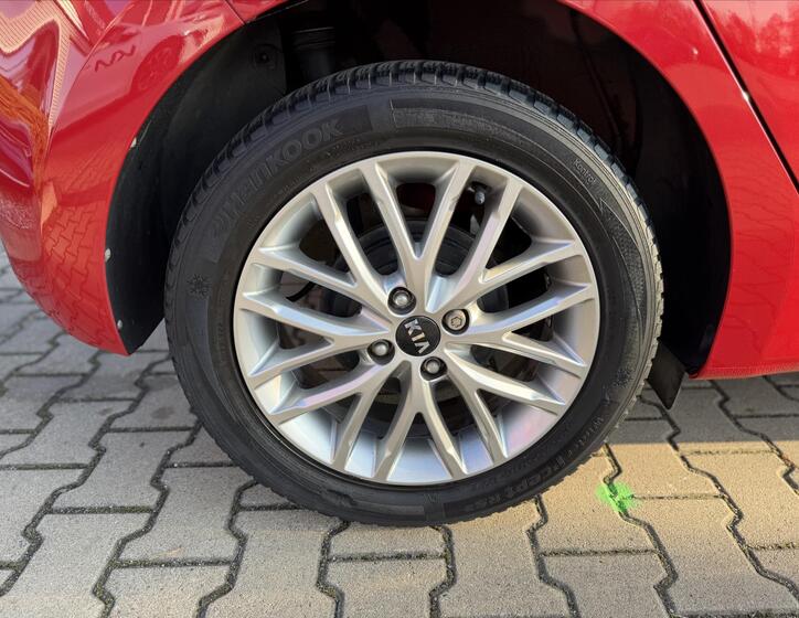 KIA Rio 12
