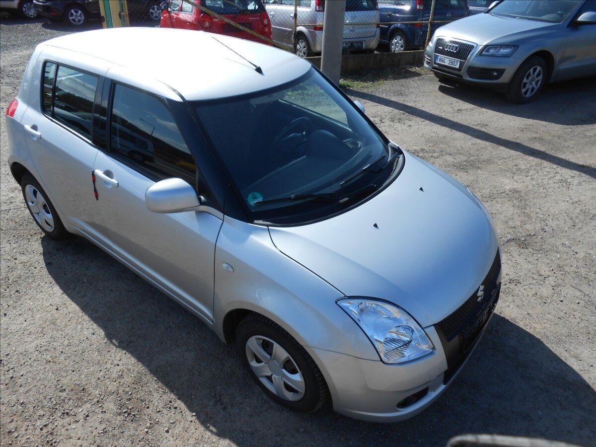 Suzuki Swift Hatchback 1,3 l 67 kw
