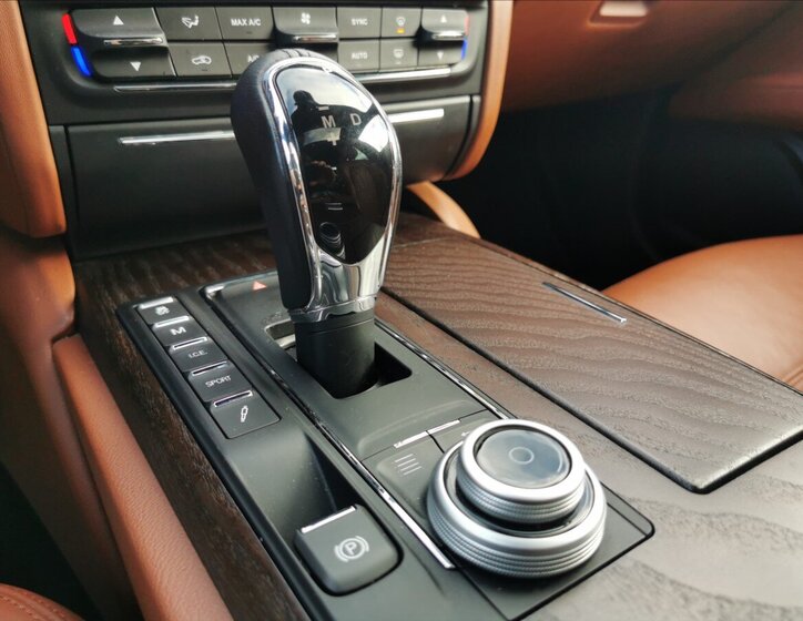 Maserati Quattroporte Sedan / Limuzína 3,0 l 202 kw