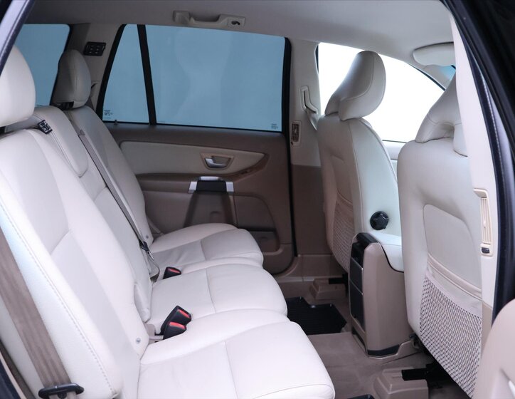 Volvo XC90 SUV 2,4 l 136 kw