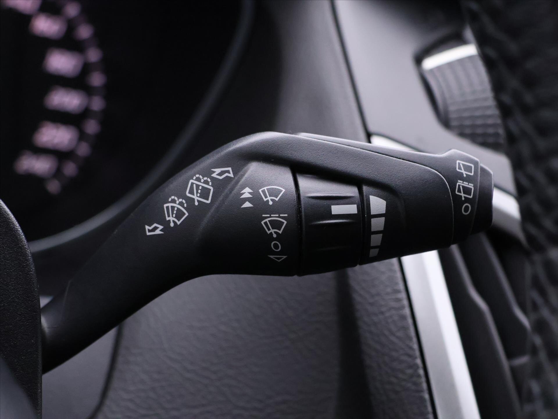 Ford Focus Kombi 998,0 74 kw