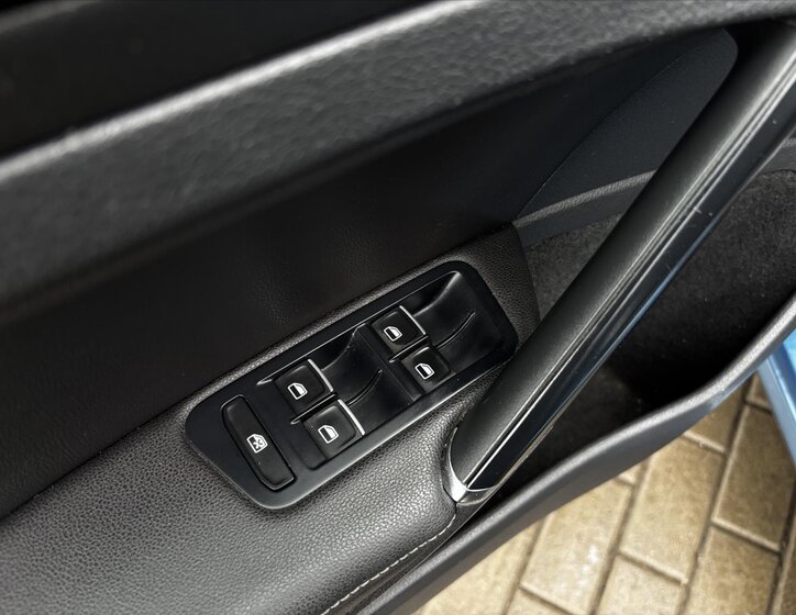 Volkswagen Golf Kombi 1,6 l 77 kw