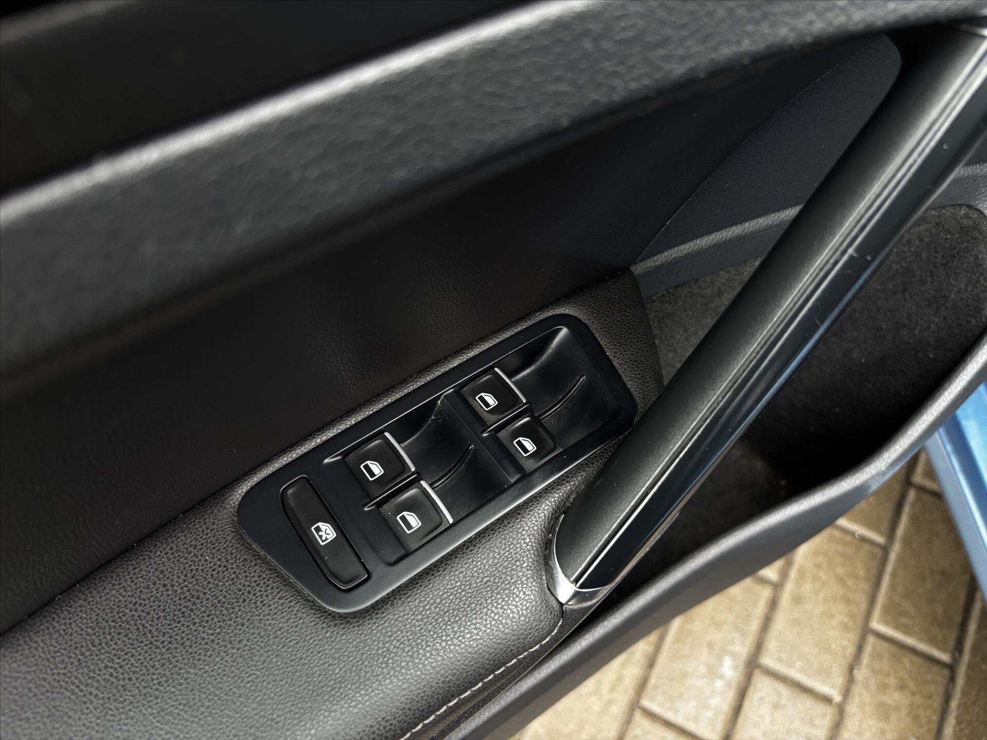 Volkswagen Golf Kombi 1,6 l 77 kw