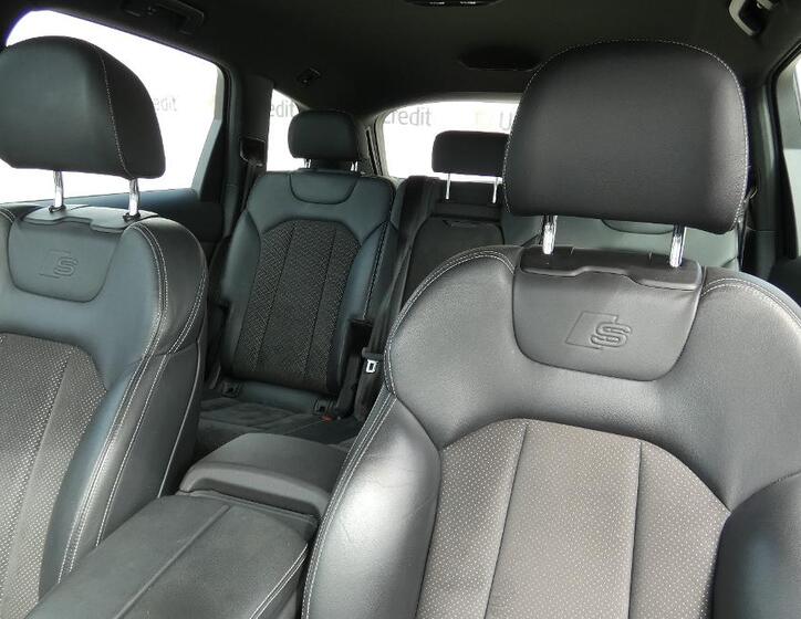 Audi Q7 7