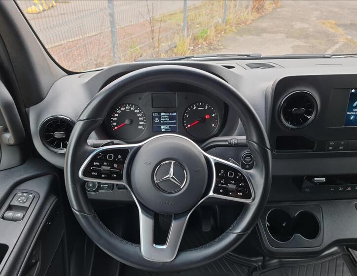 Mercedes-Benz Sprinter 10
