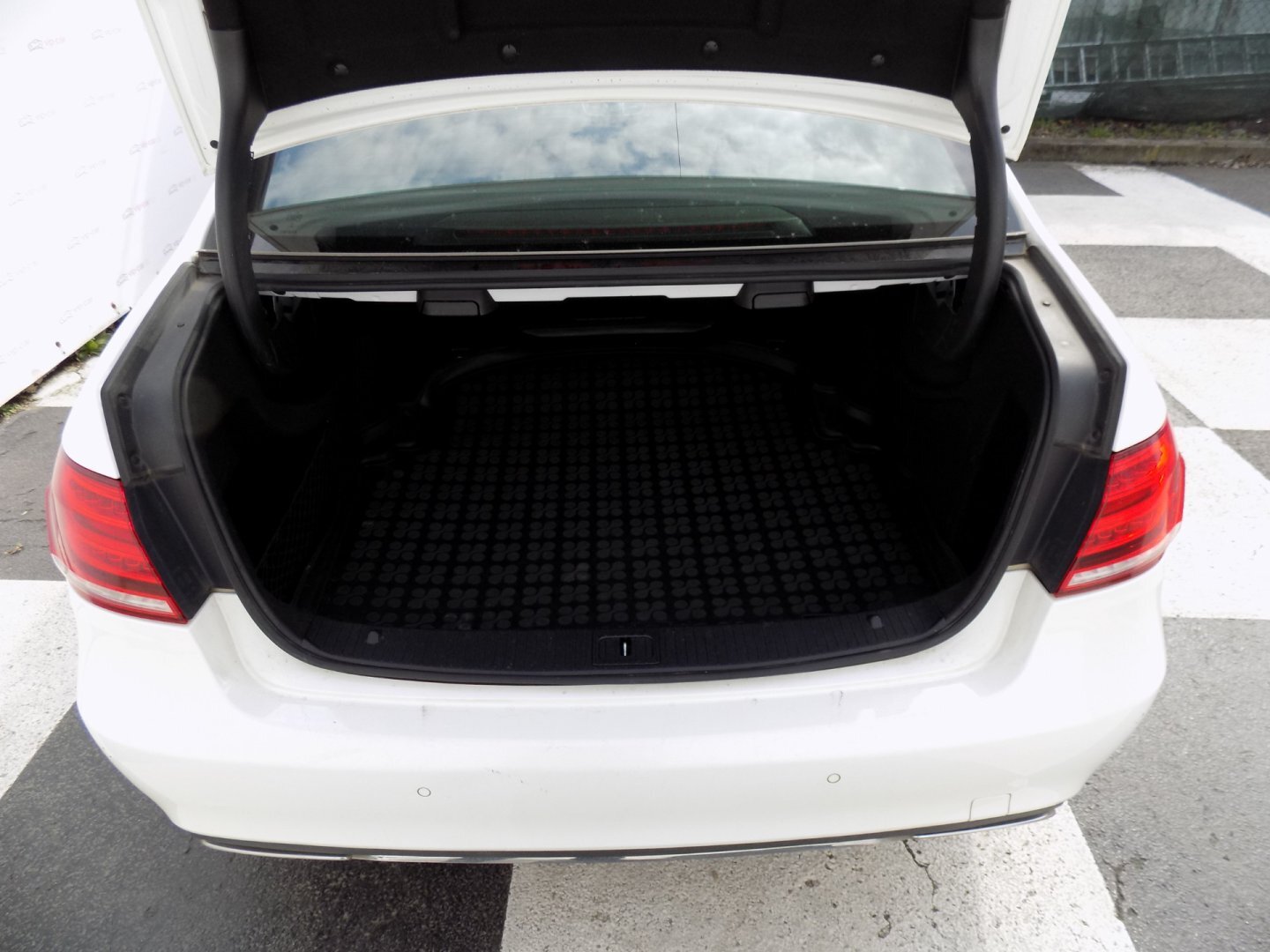 Mercedes-Benz Třídy E Sedan / Limuzína 2,1 l 125 kw